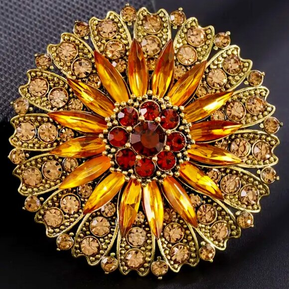 🌺 🌺 🌺 GORGEOUS - Vintage Style Sunflower Brooch Pin - Picture 1 of 3